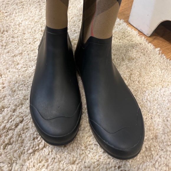 Burberry Rain Boots - Picture 4 of 4